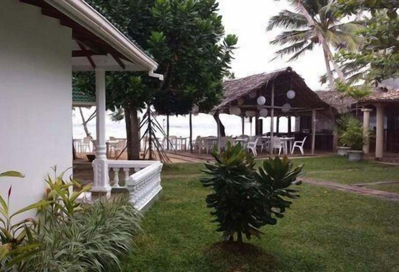 ホテル Mirissa Bay Resorts