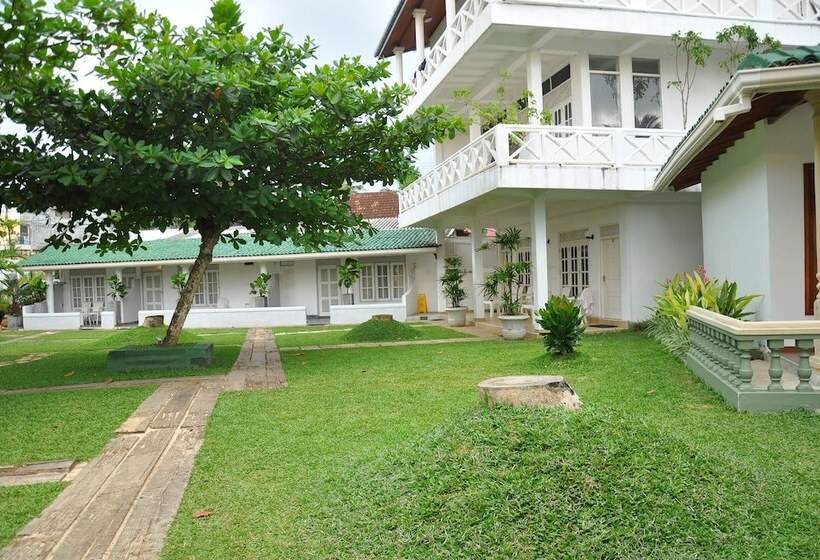 ホテル Mirissa Bay Resorts