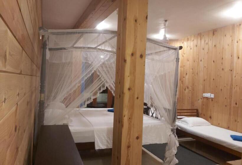 Hotel Aaradhya Mirissa