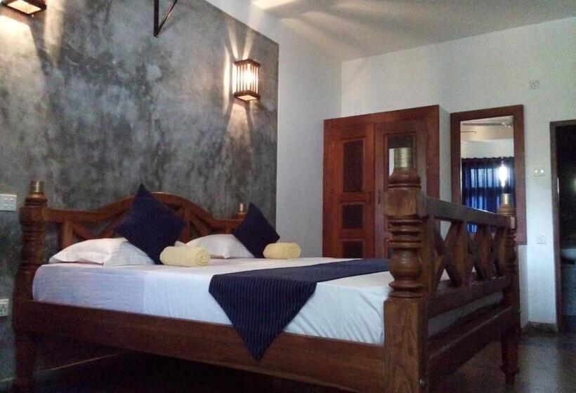 Hotel Aaradhya Mirissa