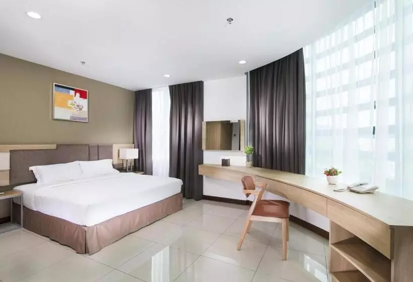 One Pacific Hotel & Serviced Apartments