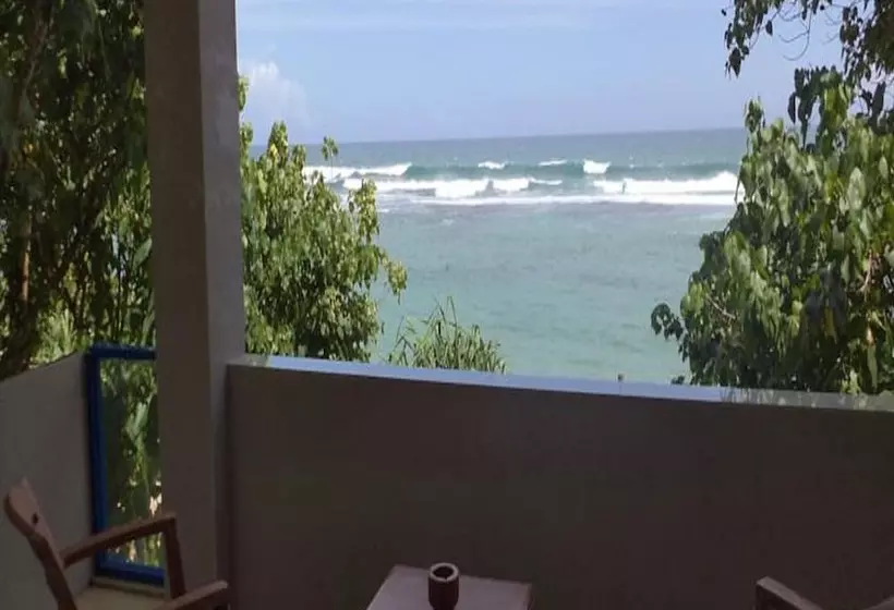 هتل Paradise Beach Resort & Diving School