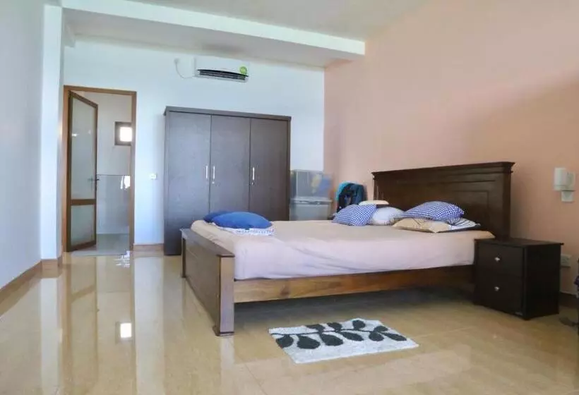 هتل Paradise Beach Resort & Diving School