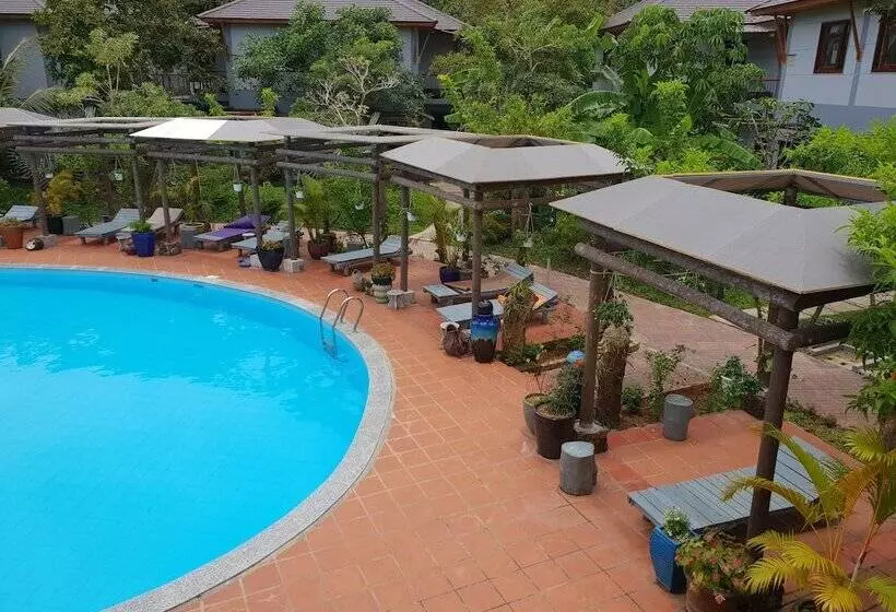هتل Vela Phu Quoc Resort