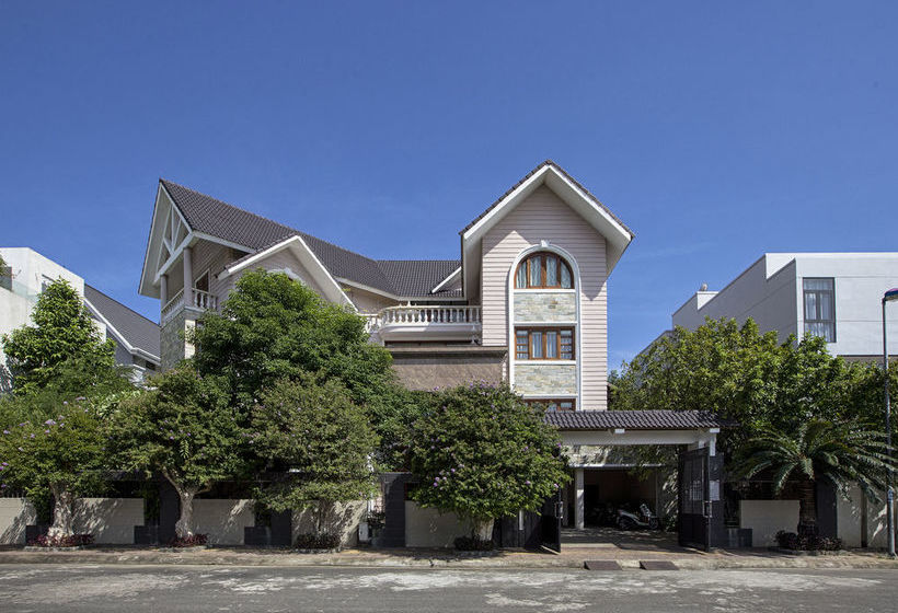 هتل Water Lily Villa