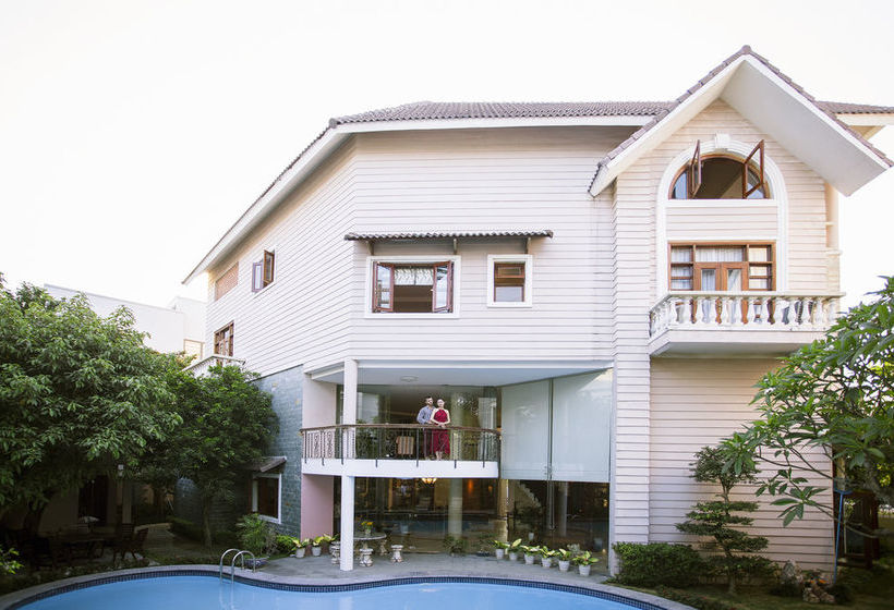 هتل Water Lily Villa