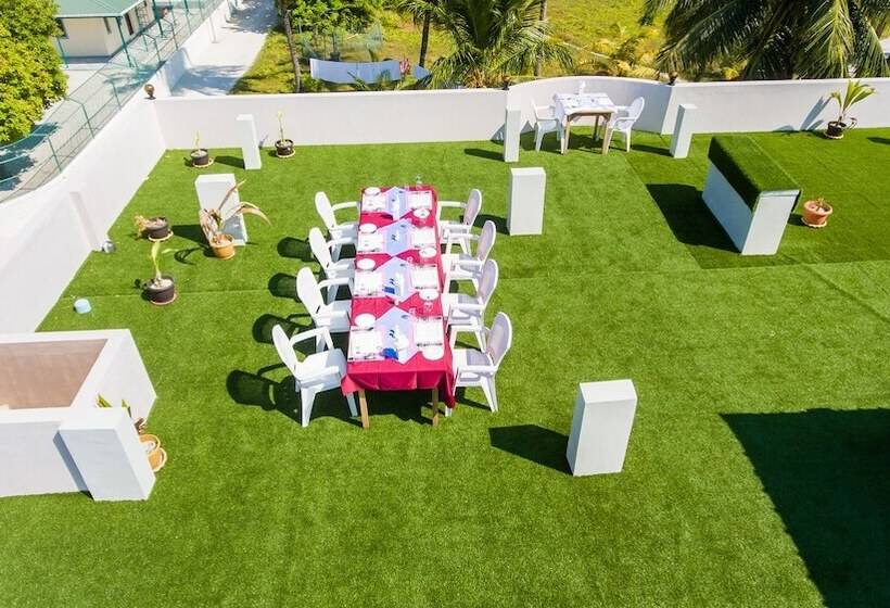 هتل White Sand Lodge