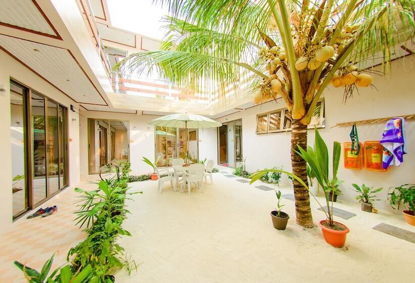 هتل White Sand Lodge