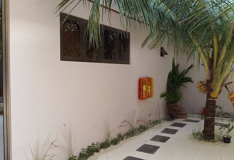 هتل White Sand Lodge