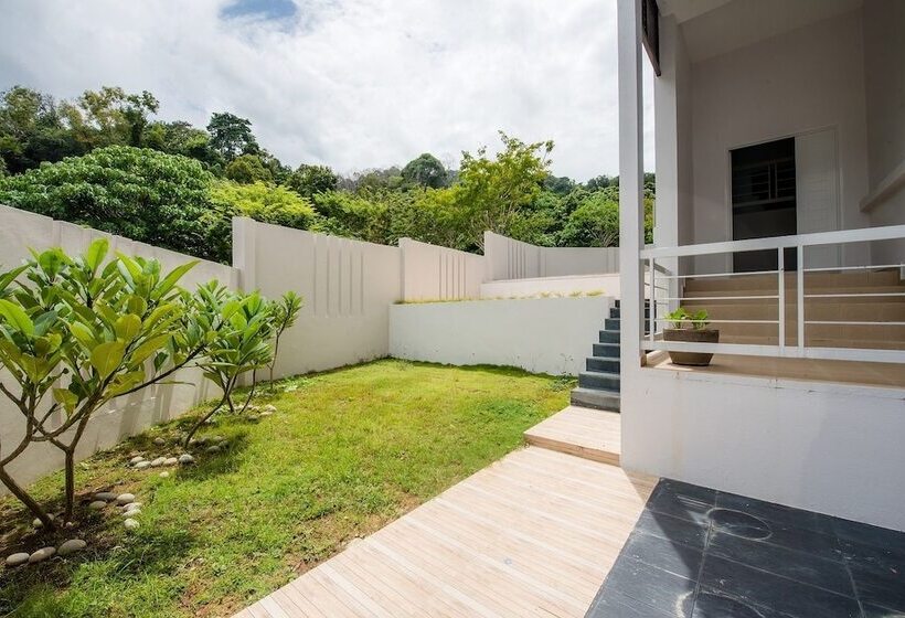 New Corner Shamrock Beach Villas Seaview