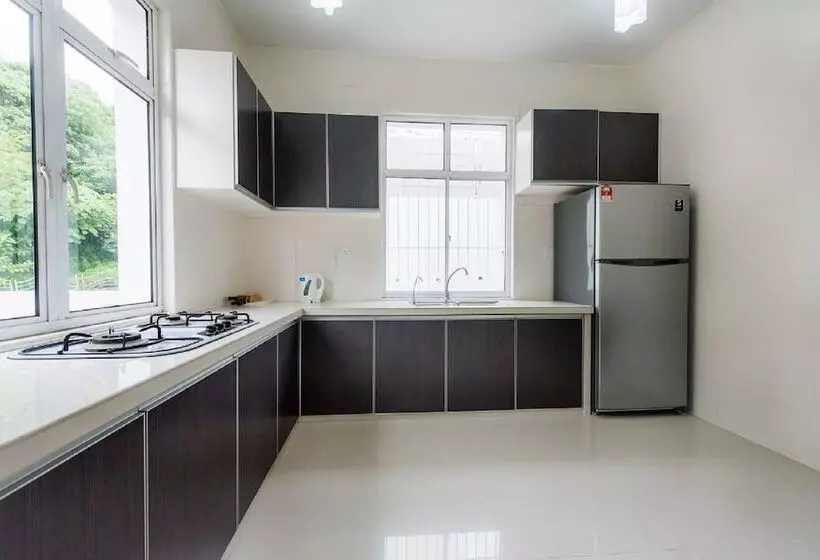 New Corner Shamrock Beach Villas Seaview
