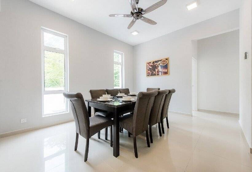 New Corner Shamrock Beach Villas Seaview