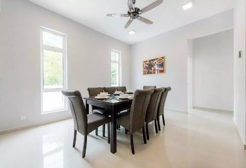 New Corner Shamrock Beach Villas Seaview
