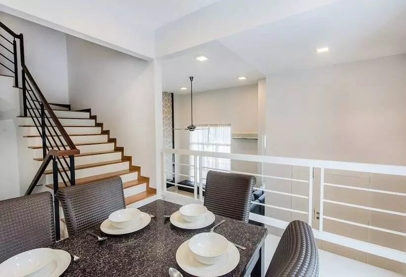New Corner Shamrock Beach Villas Seaview