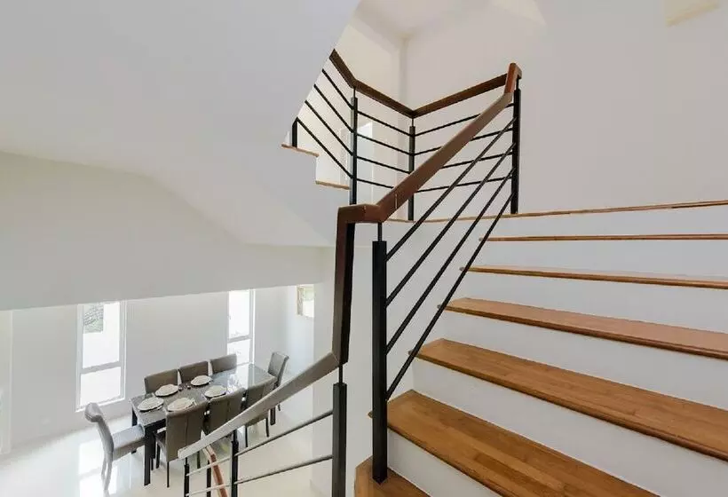 New Corner Shamrock Beach Villas Seaview