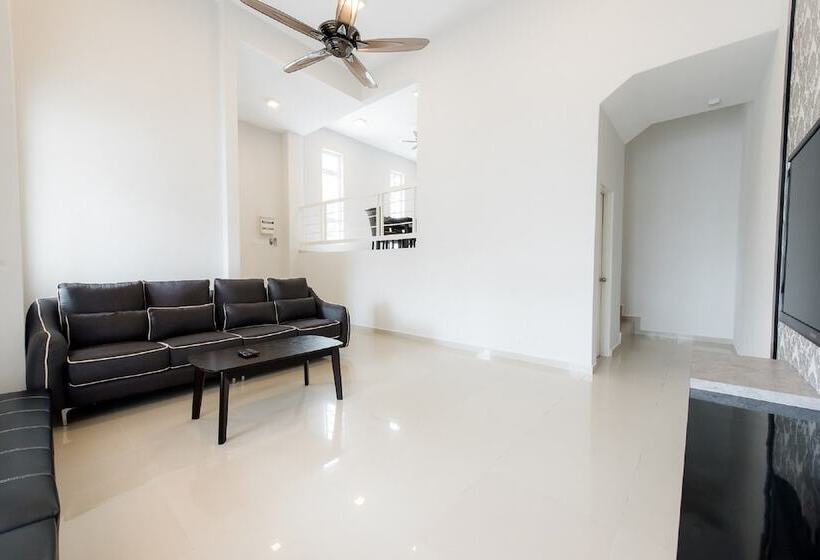 New Corner Shamrock Beach Villas Seaview