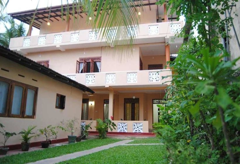 Pensão Kumar Guest House & Apartment