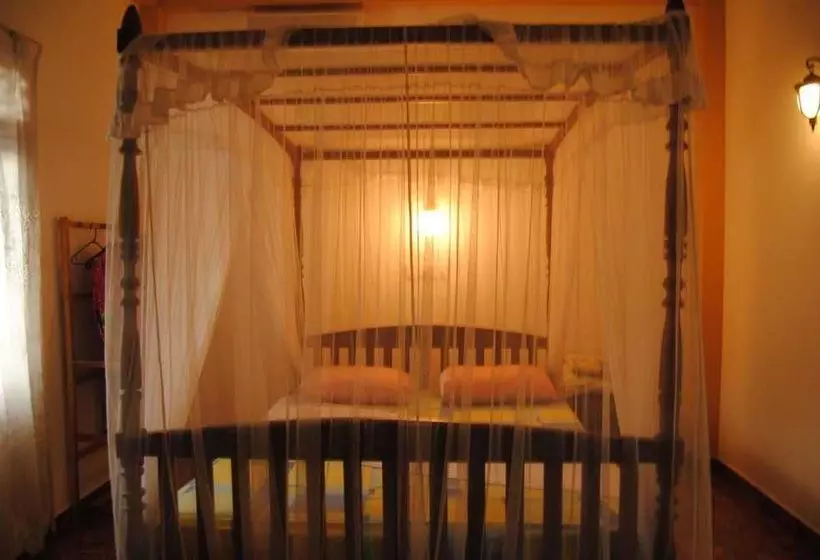 Majatalo Kumar Guest House & Apartment