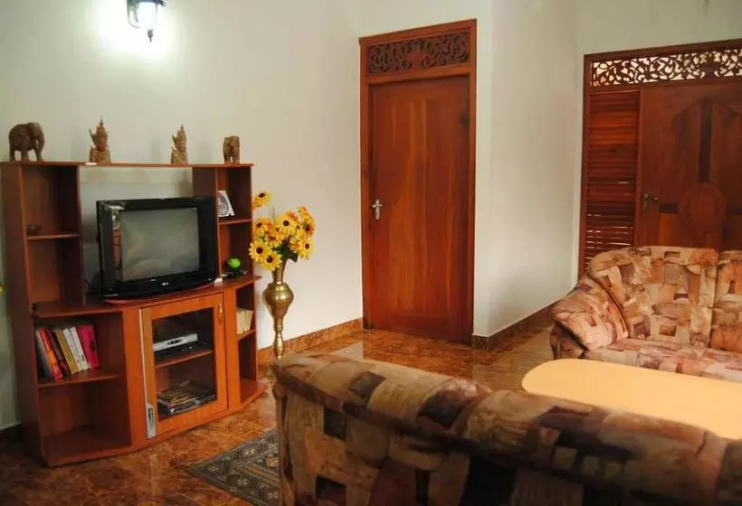 Majatalo Kumar Guest House & Apartment