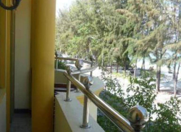 پانسیون Loona