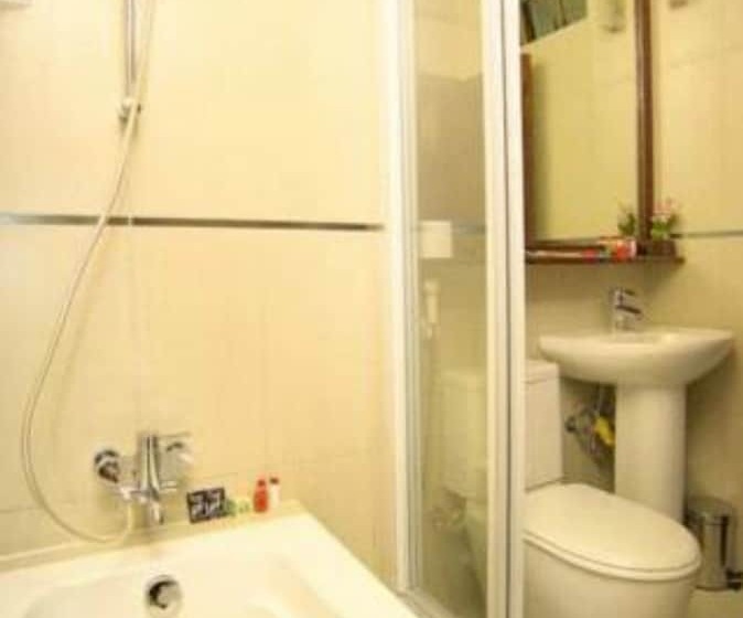 پانسیون Loona