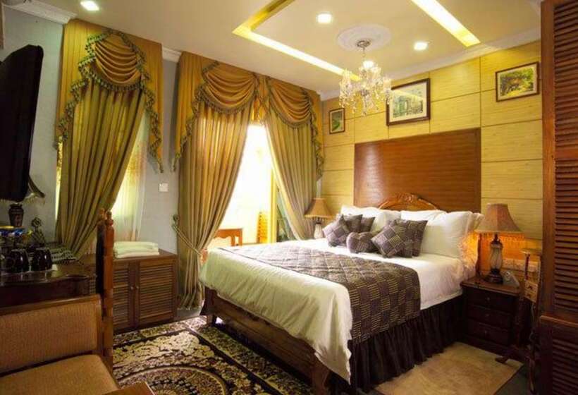 پانسیون Loona