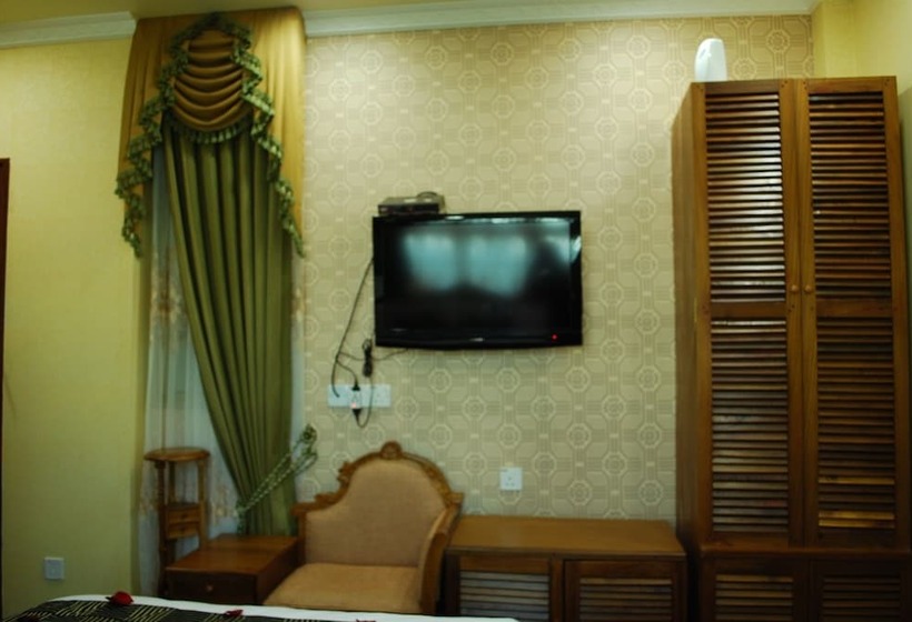 پانسیون Loona