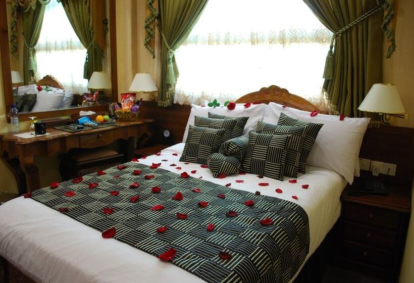 پانسیون Loona