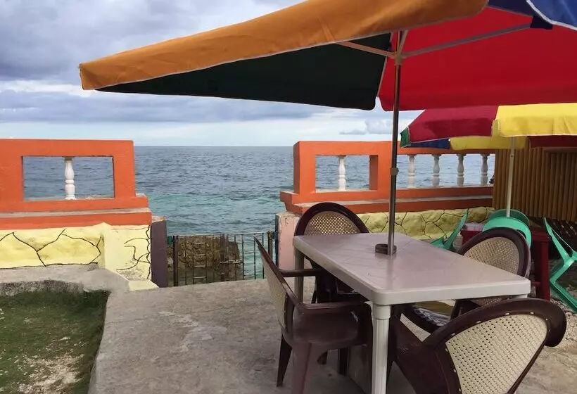 ペンション Maxvir Inn Beach Resort