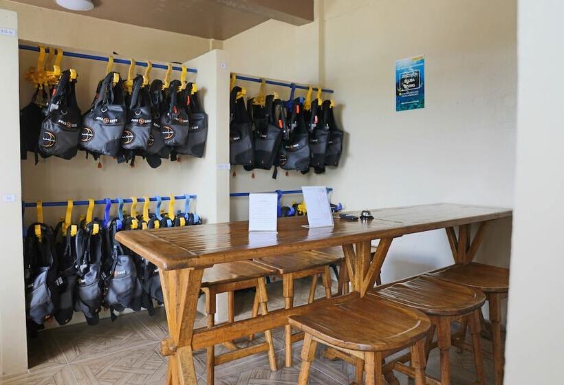 Turtle Bay Dive Resort