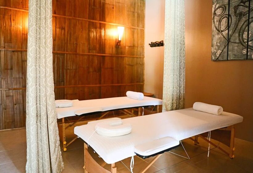 Turtle Bay Dive Resort