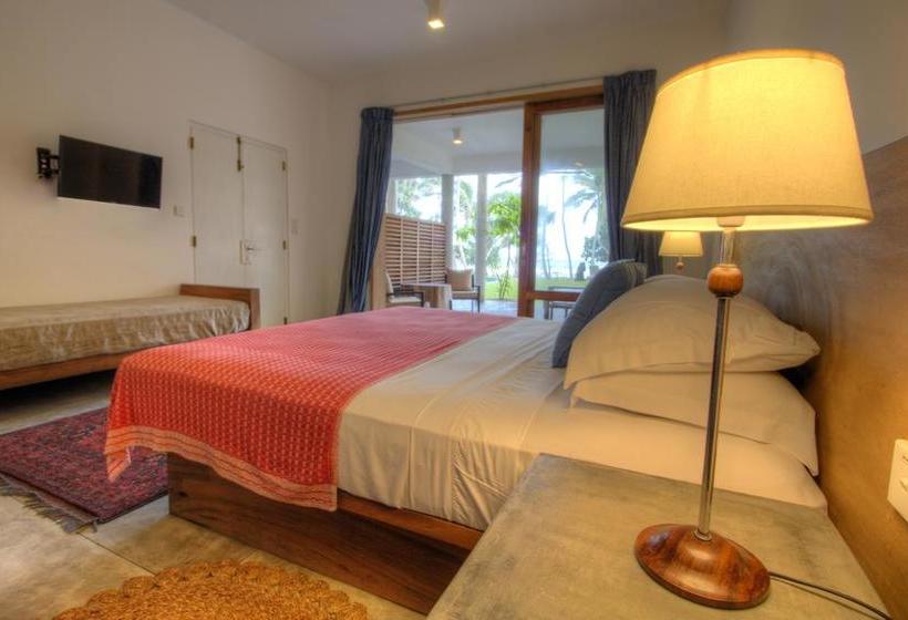 Villa Saffron Hikkaduwa