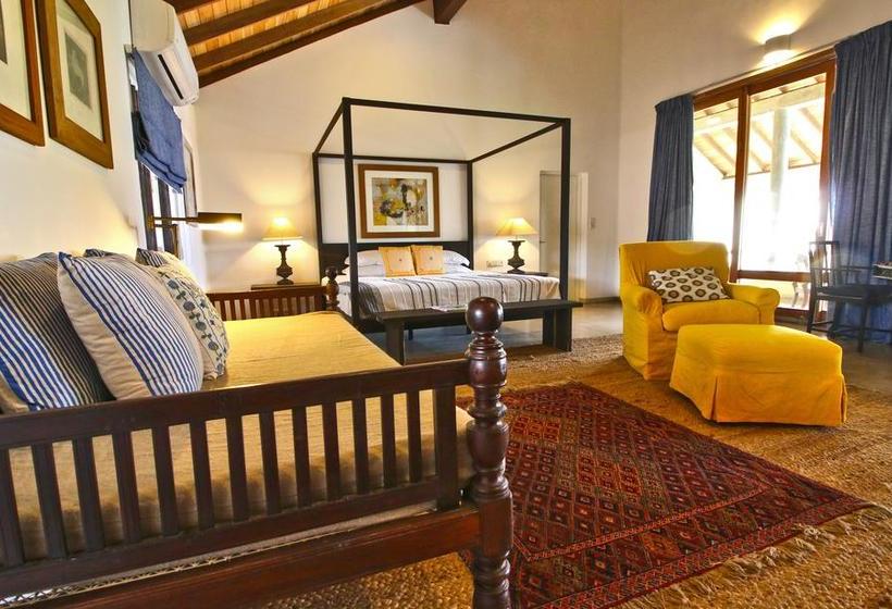 Villa Saffron Hikkaduwa