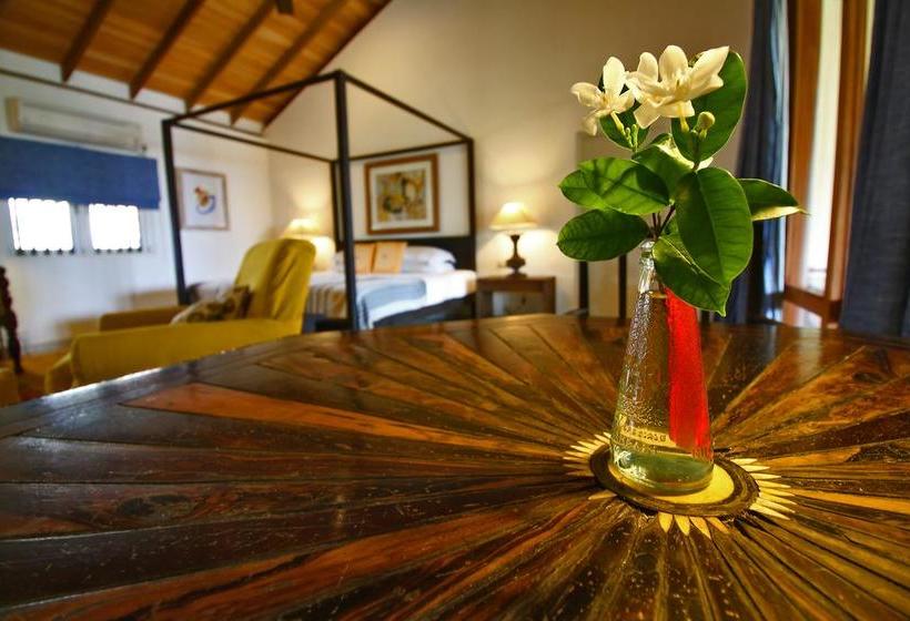 Villa Saffron Hikkaduwa