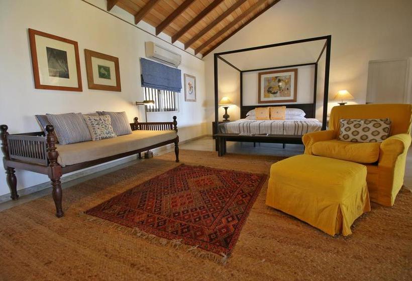 Villa Saffron Hikkaduwa