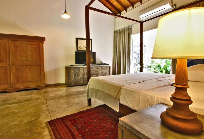 Villa Saffron Hikkaduwa