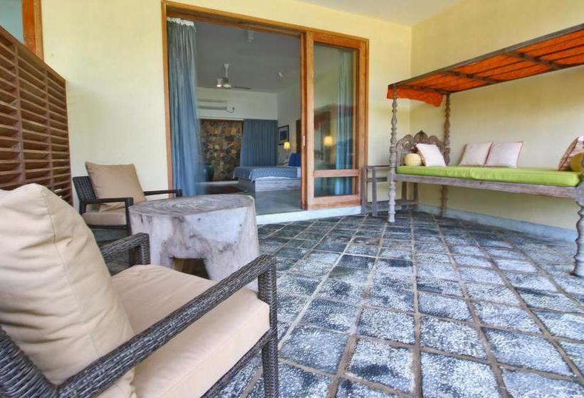 Villa Saffron Hikkaduwa