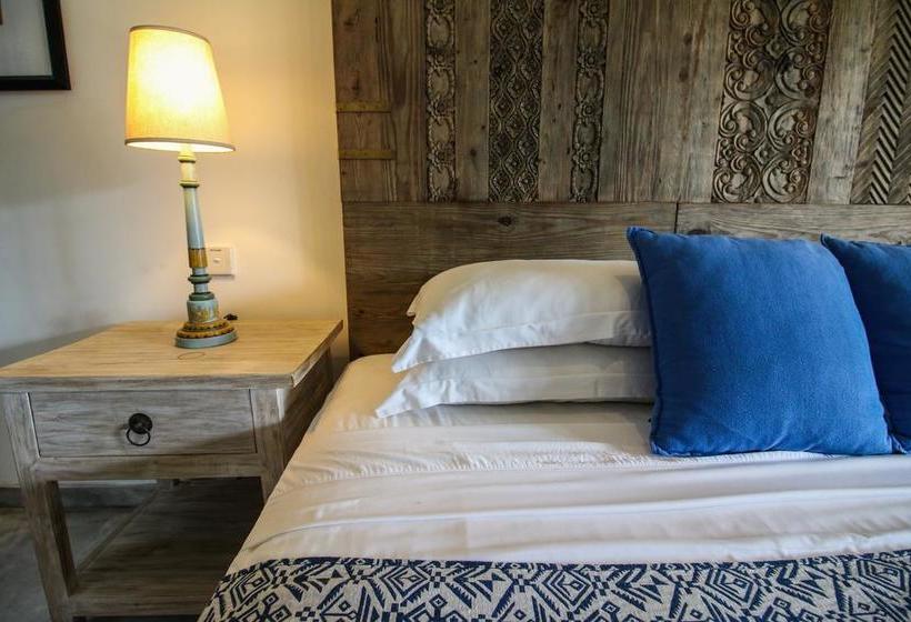 Villa Saffron Hikkaduwa