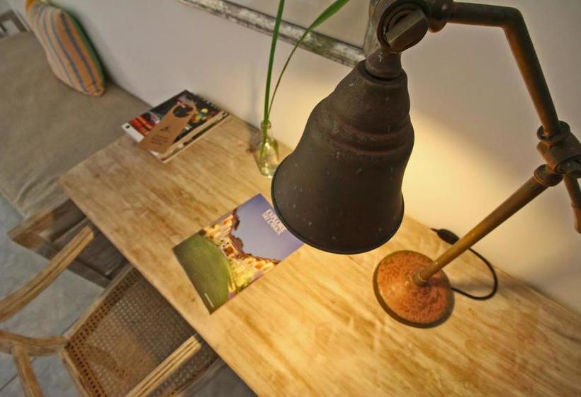 Villa Saffron Hikkaduwa