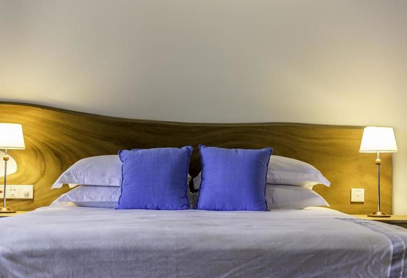 Villa Saffron Hikkaduwa