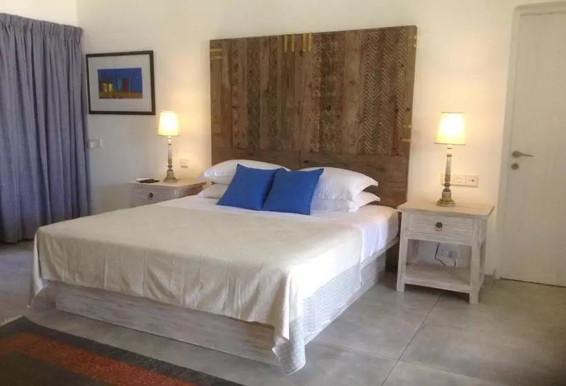 Villa Saffron Hikkaduwa
