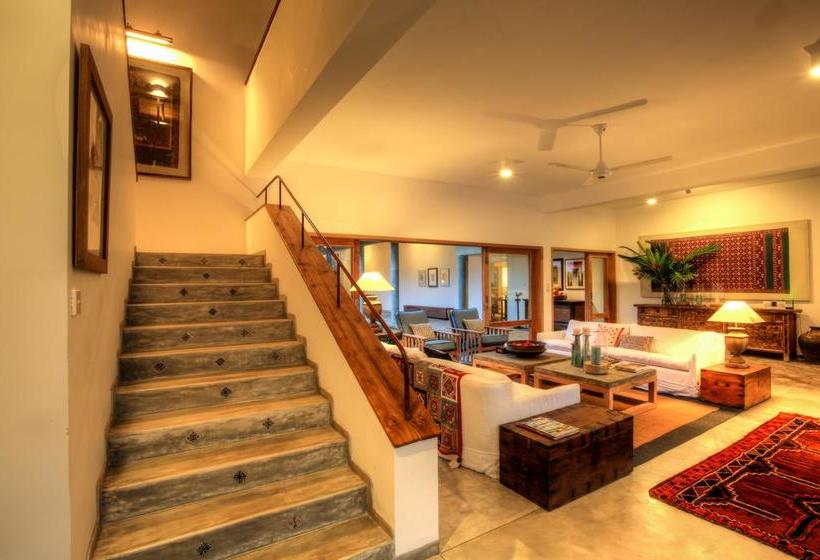 Villa Saffron Hikkaduwa
