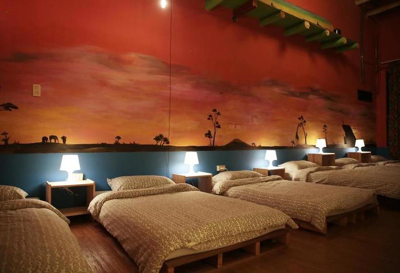 Rainbow Wave Surfing Hostel