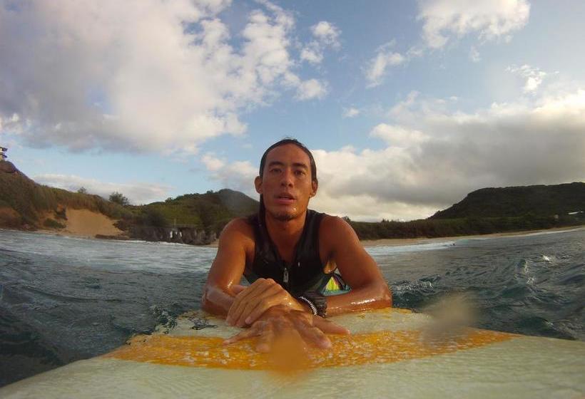 Rainbow Wave Surfing Hostel