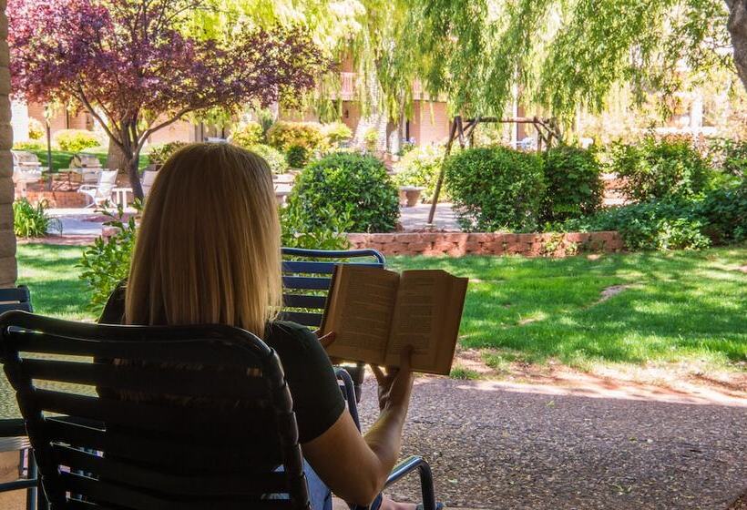 Отель Arroyo Roble Resort