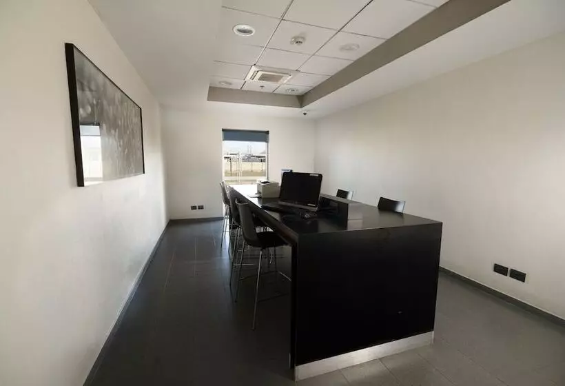 هتل City Express By Marriott Santiago Aeropuerto