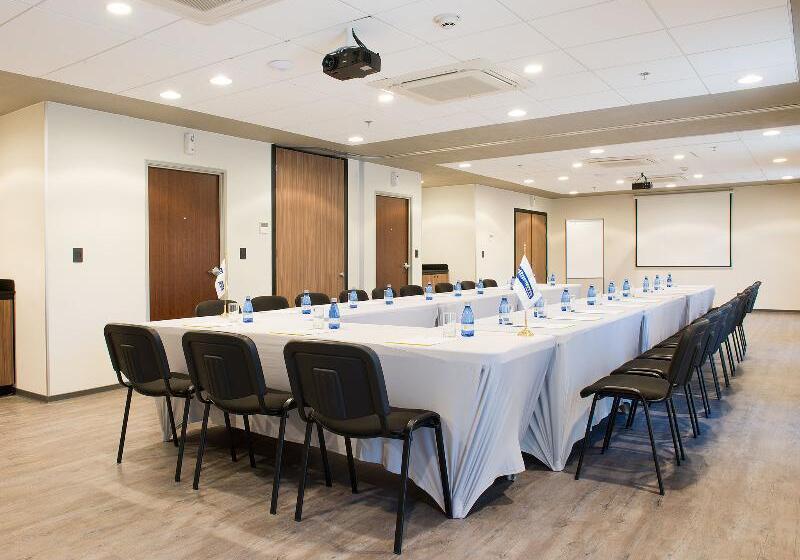 هتل City Express By Marriott Santiago Aeropuerto