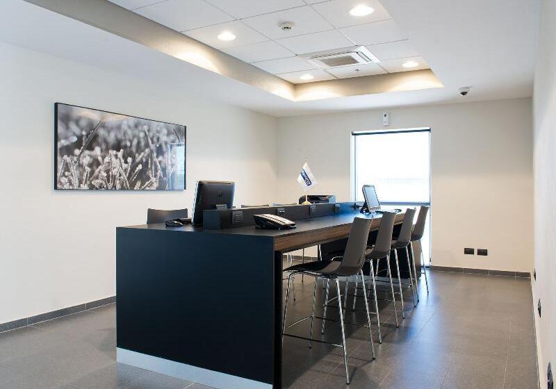 هتل City Express By Marriott Santiago Aeropuerto