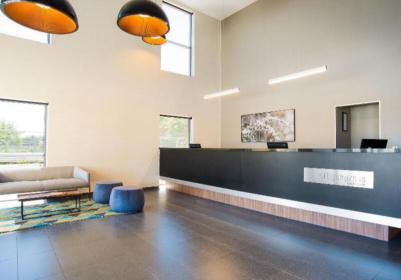 هتل City Express By Marriott Santiago Aeropuerto