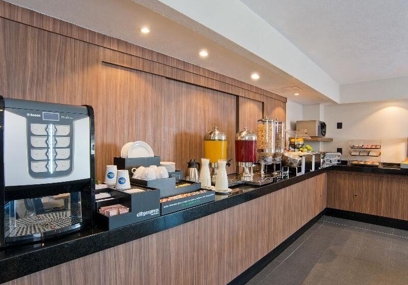 هتل City Express By Marriott Santiago Aeropuerto